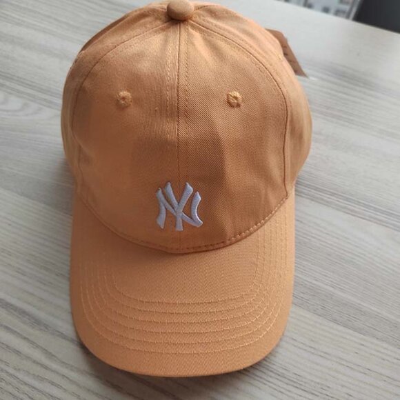 MLB Other - MLB Logo Embroidered NY New York Yankees Baseball Cap